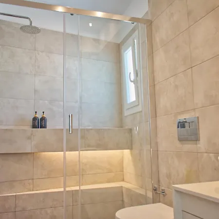 Walking Distance Spacious With Balcony - Esencia Naxian *
