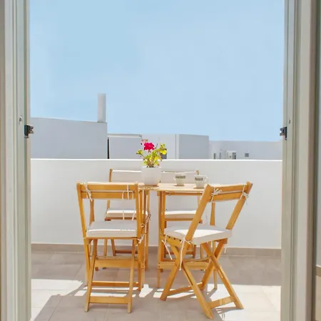 Walking Distance Spacious With Balcony - Esencia Naxian * Naxos City
